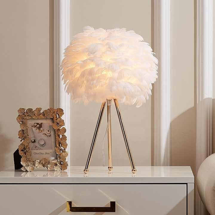 Dimmbar bordlampe med fjerdesign