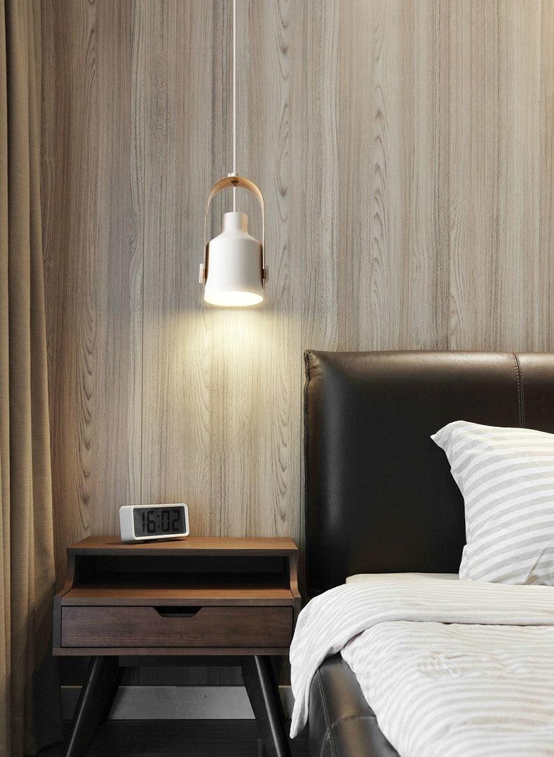 Hængelampe af træ og metal til moderne hjem