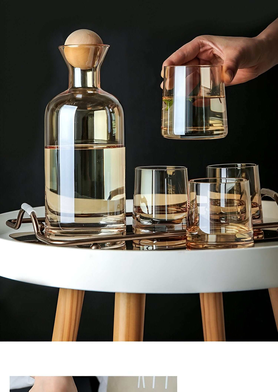 Elegant Glaskaraffel med trædæksel