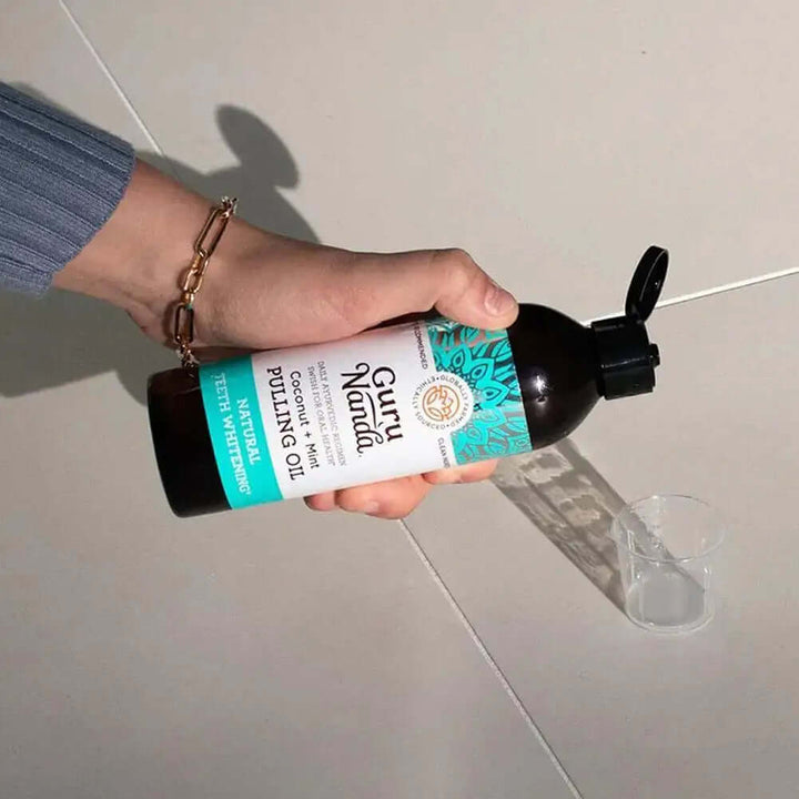 Mundolie med 7 æteriske olier og vitaminer til sund mundpleje