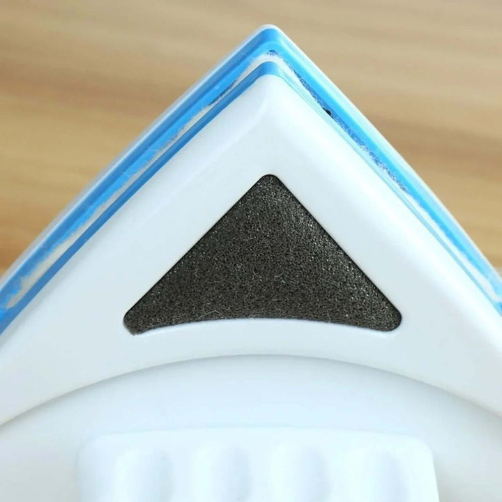 Video af den magnetiske vinduesvasker, der effektivt renser et vindue.