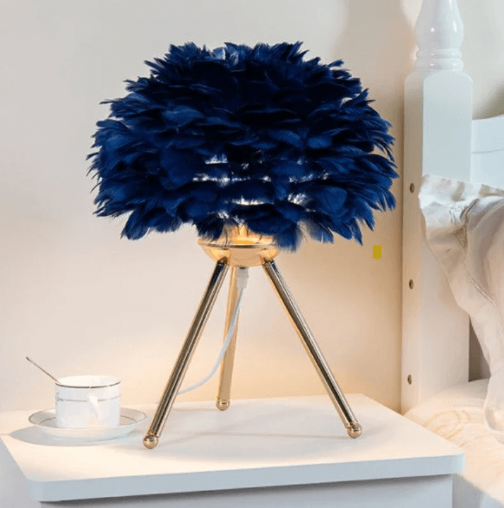 Dimmbar bordlampe med fjerdesign