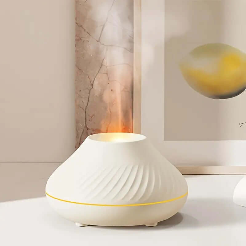 Hvid ultrasonisk aroma diffuser, der skaber en hyggelig og afslappende atmosfære.