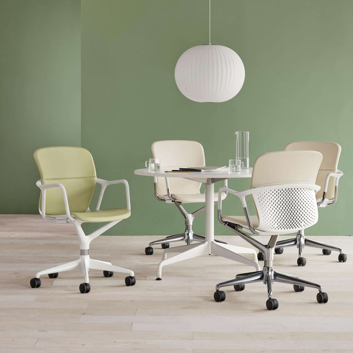 Moderne Hængelampe i Hvid – Silke & Stål