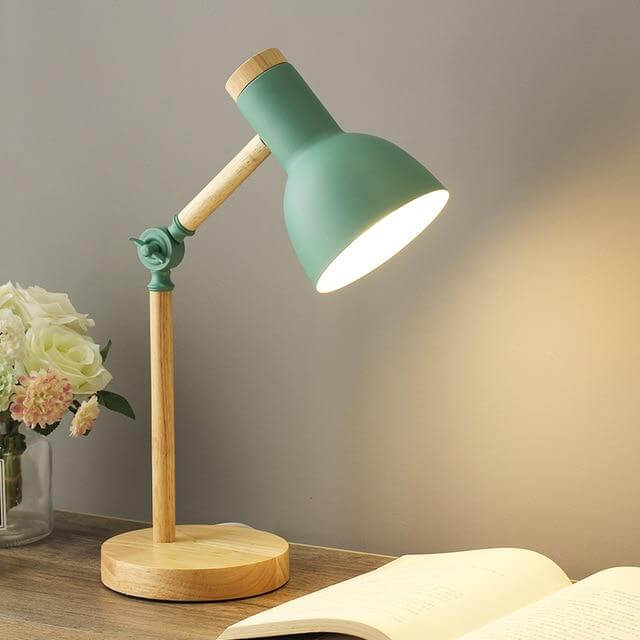 Justerbar Bordlampe i Træ - Skandinavisk Design