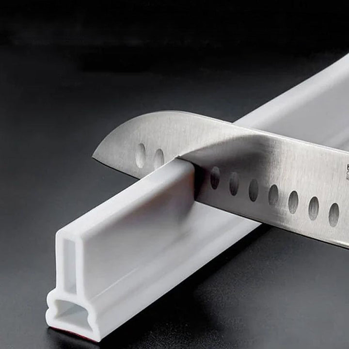 AquaSperre Silikonliste, monteres nemt i badeværelse eller køkken