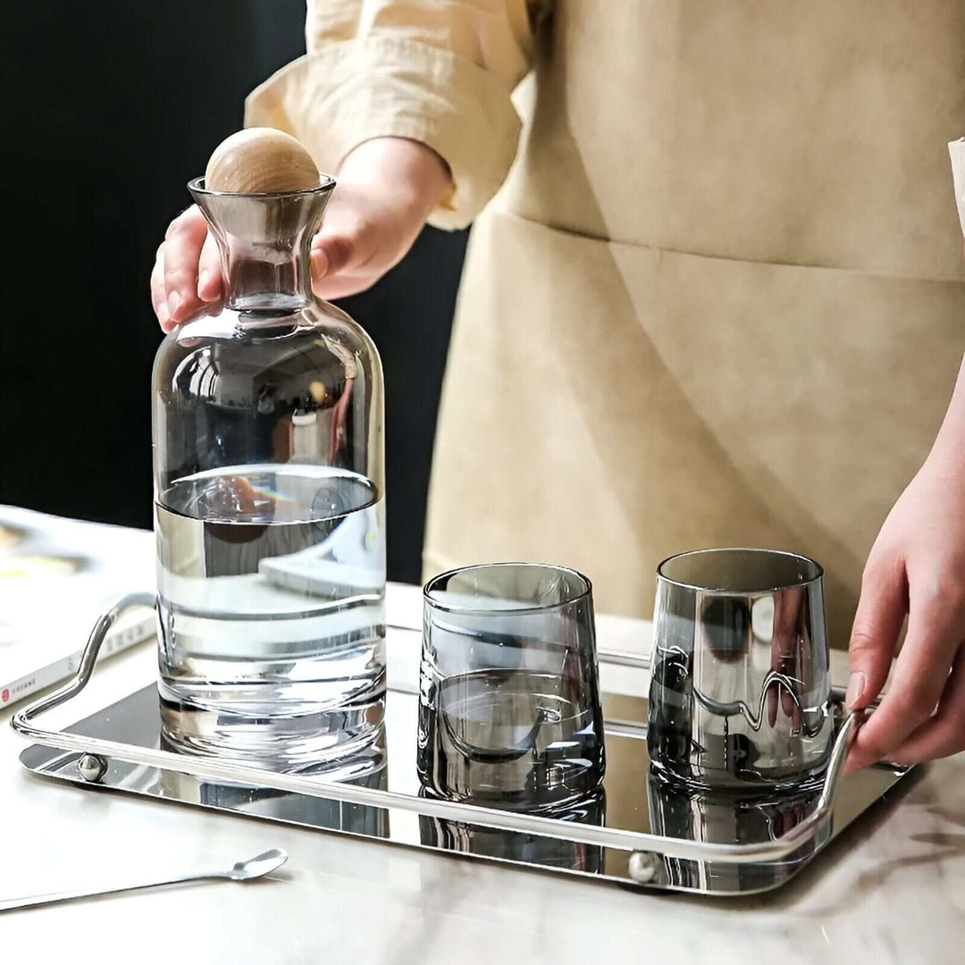 Elegant Glaskaraffel med trædæksel