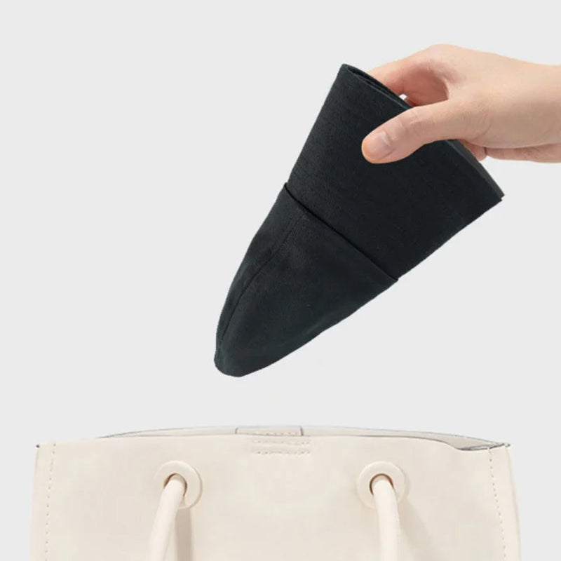 Kvinders UV-beskyttelseshat med bred skygge, foldbar, i sort, beige, khaki eller blå til udendørs aktiviteter.