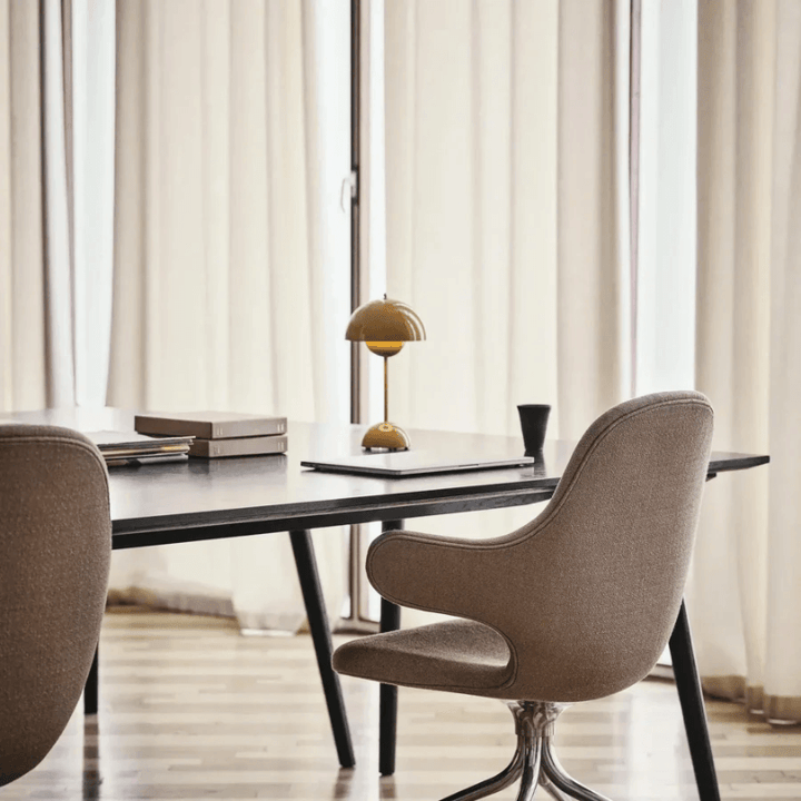 Dæmpbar LED bordlampe med touch sensor