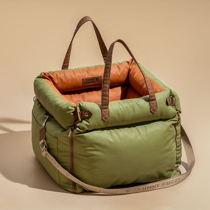 Eleganter Kunstleder-Hundeautositz in Schwarz, komfortabel mit Sicherheitsleinen und Polsterung, stilvoll für Reisen.