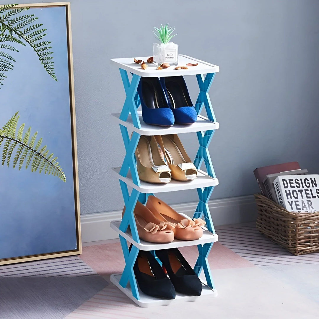 Elegant foldbart skoskab, pladsbesparende og multifunktionelt, perfekt til små rum og entréer i moderne design.