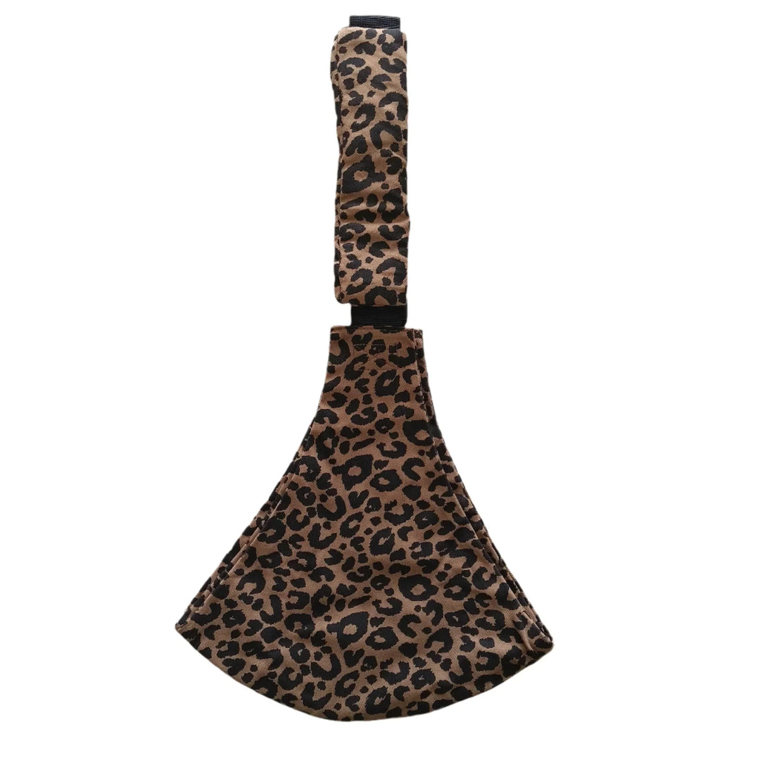 Ergonomisk, justerbar babybæresele med justerbare spænder, i moderne design for komfortabel og sikker bæring.