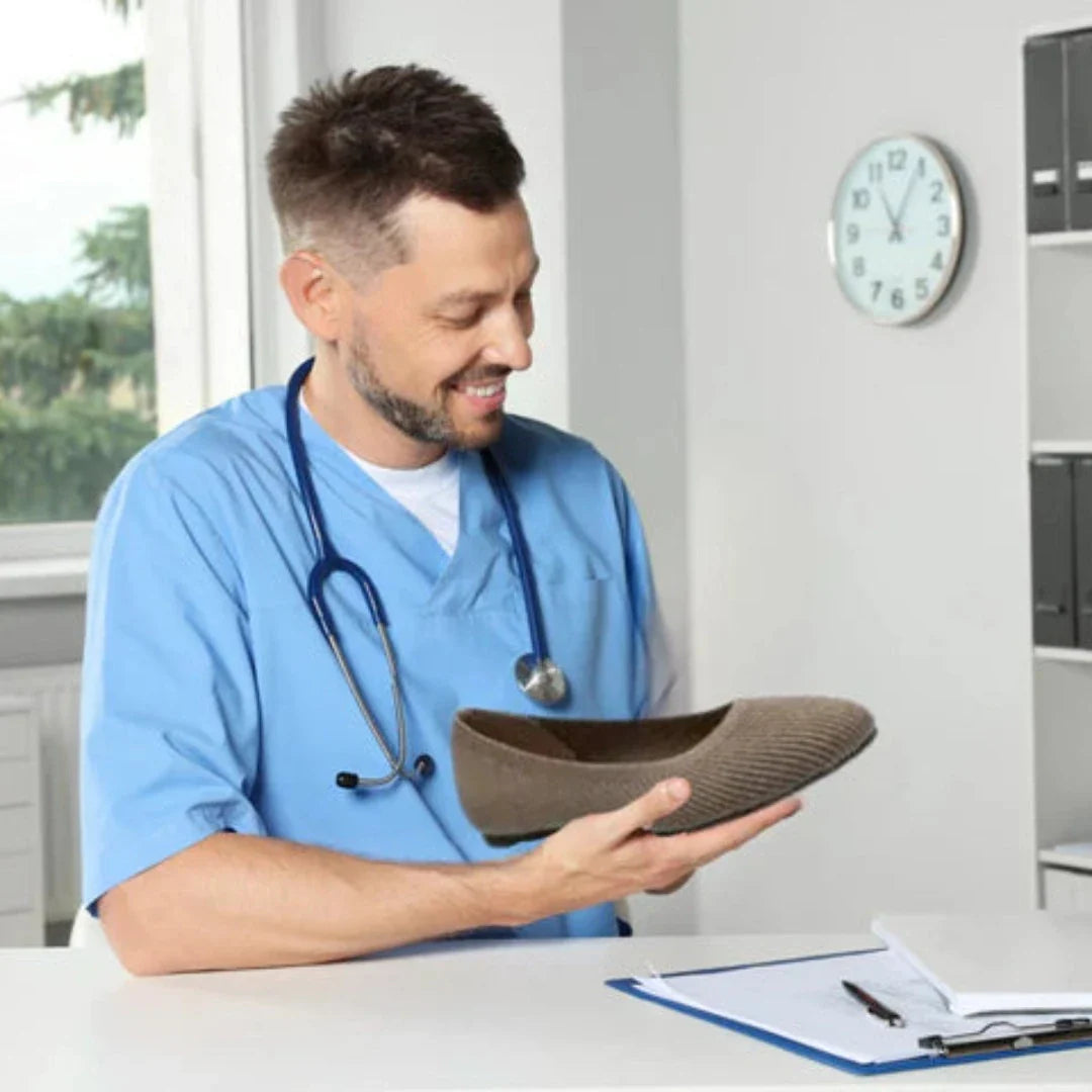 Ergonomiske skridsikre ballerinaer med elegant design, EVA-materiale og skridsikker sål for optimal komfort.