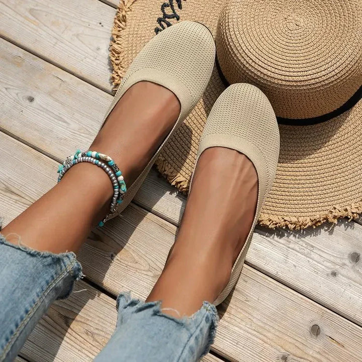 Ergonomiske skridsikre ballerinaer med elegant design, EVA-materiale og skridsikker sål for optimal komfort.