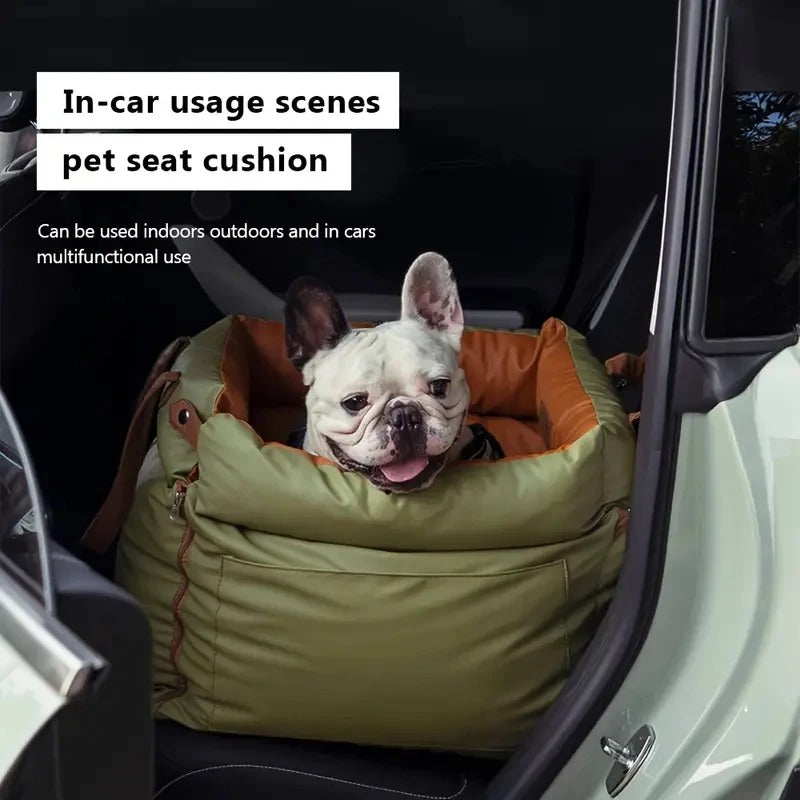 Detaljebillede af hundebilsæde med sikkerhedsfunktioner