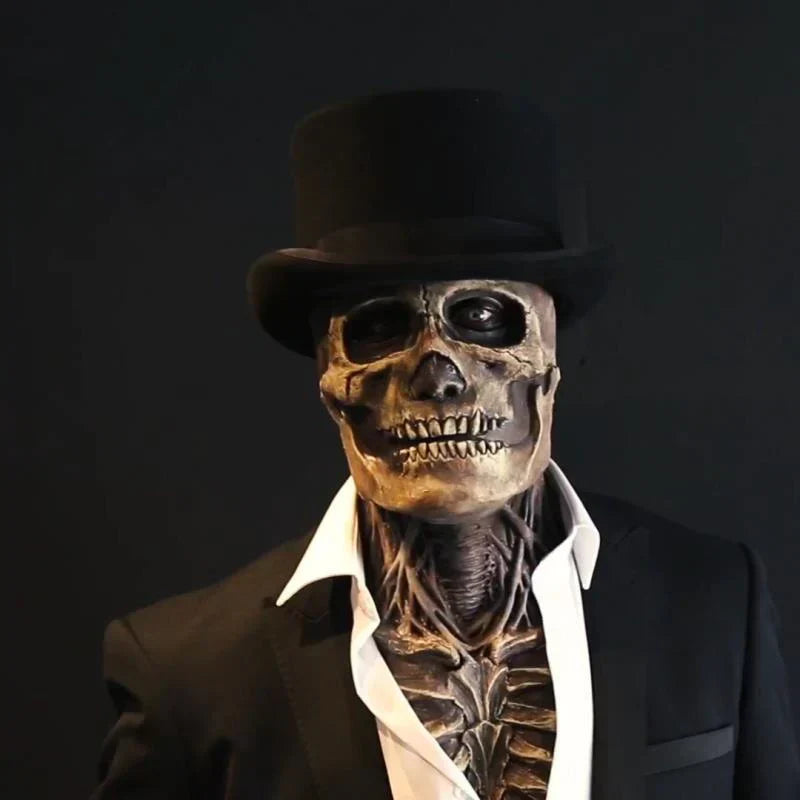 Halloween skeletmaske, realistisk og skræmmende, mod en mørk baggrund, perfekt til fester, lavet af blød latex.