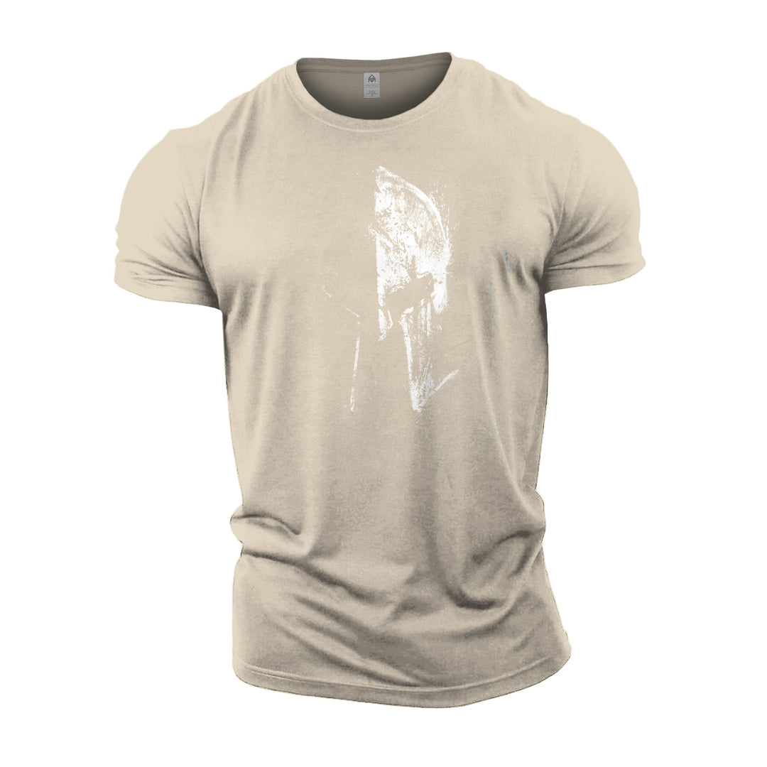 Herre fitness T-shirt i sandfarvet, tæt op af stoffet, viser den fugttransporterende overflade.