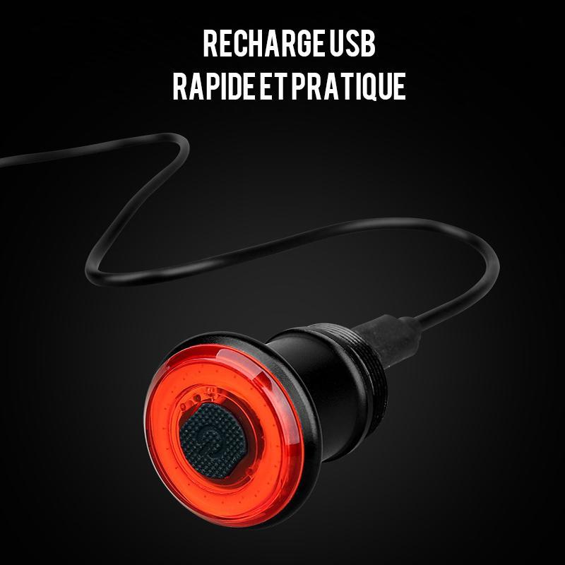 Højlyskende USB baglygte i aluminium med LED-COB og EnSca-linse, kompakt og vejrbestandig til cykler.