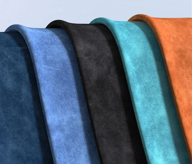 Højkvalitets brun ruskind iPhone-cover, stødsikkert med kameraobjektivbeskyttelse for optimal luksus og beskyttelse.