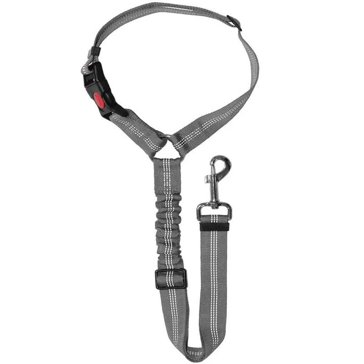 Hundesikkerhedssele med 360° drejekarabinhage i rød, tilbyder sikkerhed og komfort på enhver rejse.