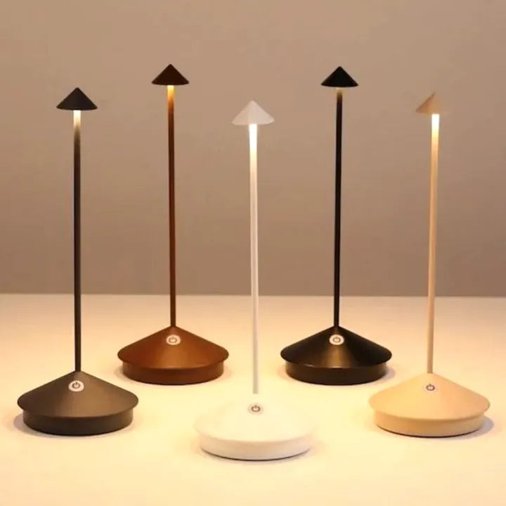 Trådløs, dæmpbar LED Spikelight, vejrbestandig, elegant design, ideel til indendørs og udendørs belysning, USB-opladelig.