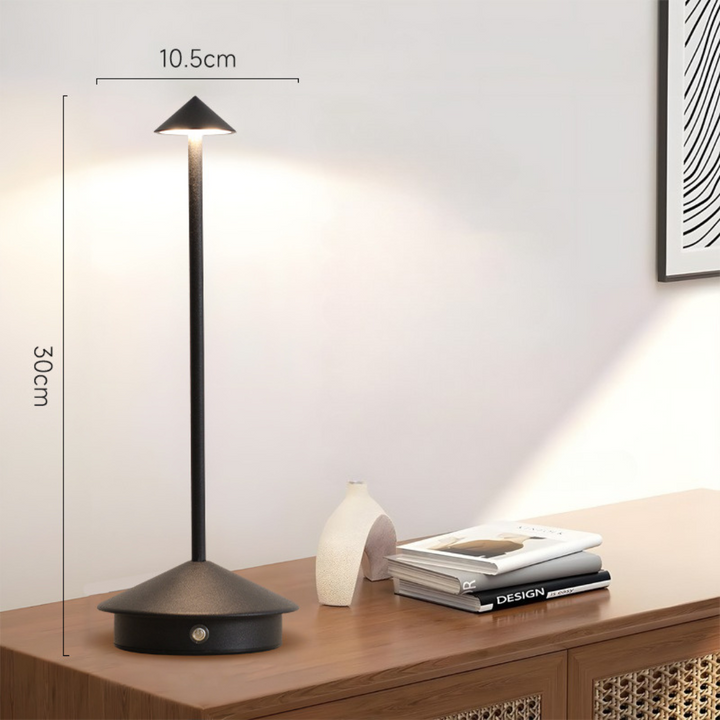 Trådløs LED bordlampe med dæmpbart touch lys og moderne design, ideel til fleksibel, stilfuld belysning.
