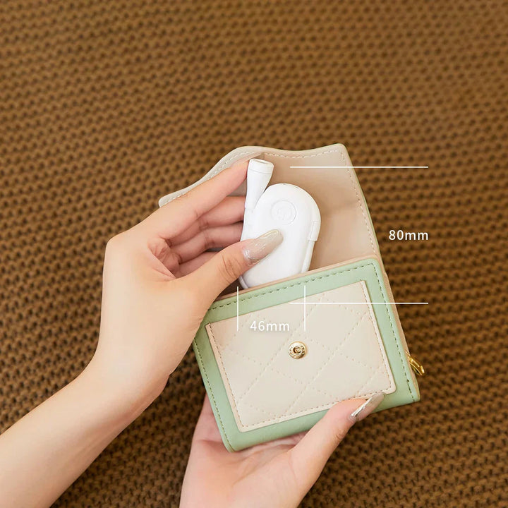 Kompakt Mini Boglampe: dæmpbar, USB-opladelig, med fleksibel 360° klips for optimal læseglæde på farten.