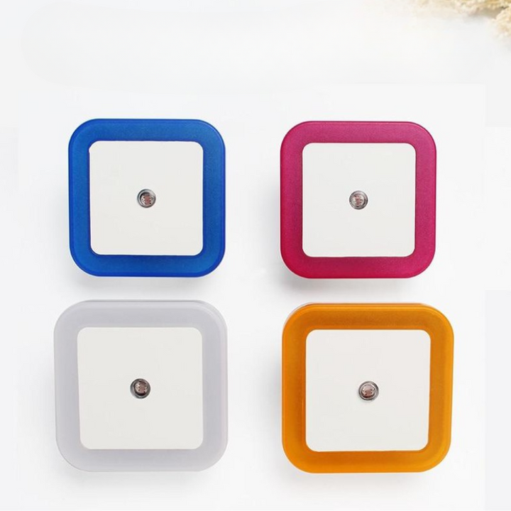 Kompakt Smart Sensor Natlampe med stilfuldt design og intelligent sensorik for effektiv rumoplysning.