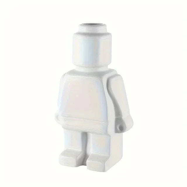 Legolignende keramikvase i moderne design, hvid vase med legende robotlook til stilfuld bolig- og kontorindretning.
