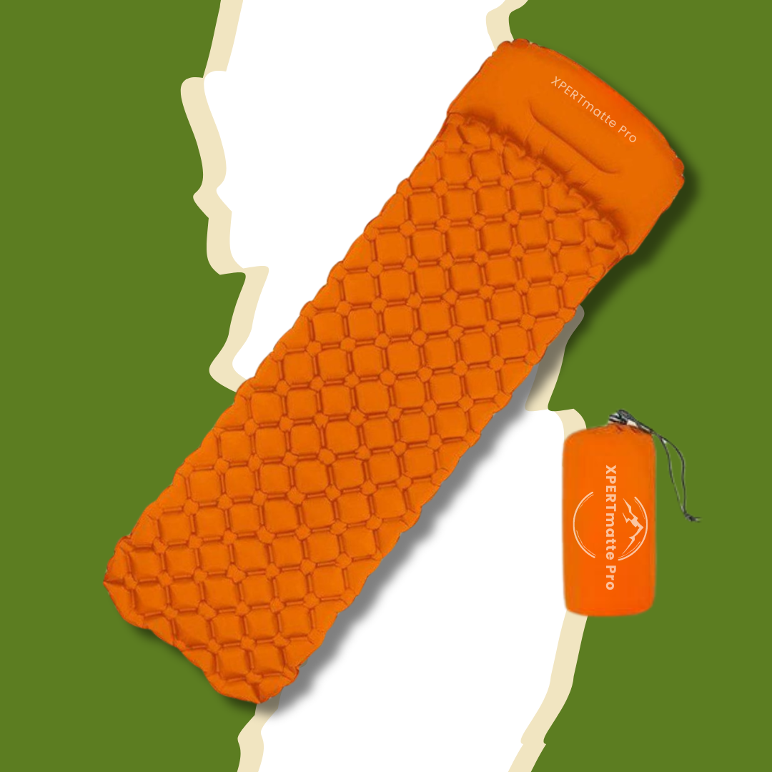 Let oppustelig liggeunderlag i grøn nylon TPU, kompakt foldet, ideelt til camping og vandreture, XPERTmatte Pro.