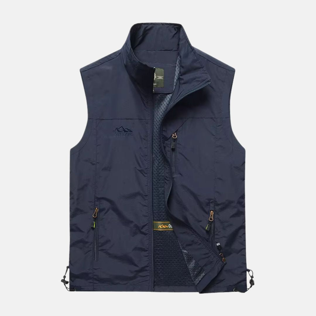 Let multifunktionel herrevest med flere lommer, ideel til camping og vandring i marineblå eller khaki.