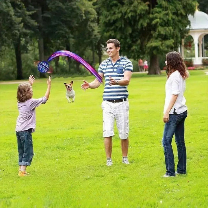 Lysende svævende bold til børn, med lyse LED-effekter, svæver ubesværet, genopladelig, egnet til indendørs og udendørs leg