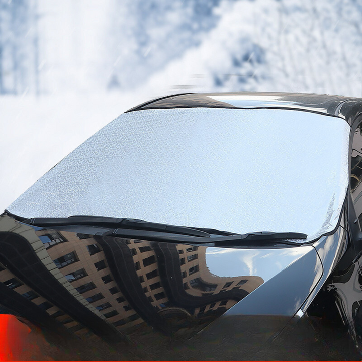 Magnetisk forrudebetræk beskytter bilen mod sne og is, med stærke magnetiske kanter, alsidig anvendelse.