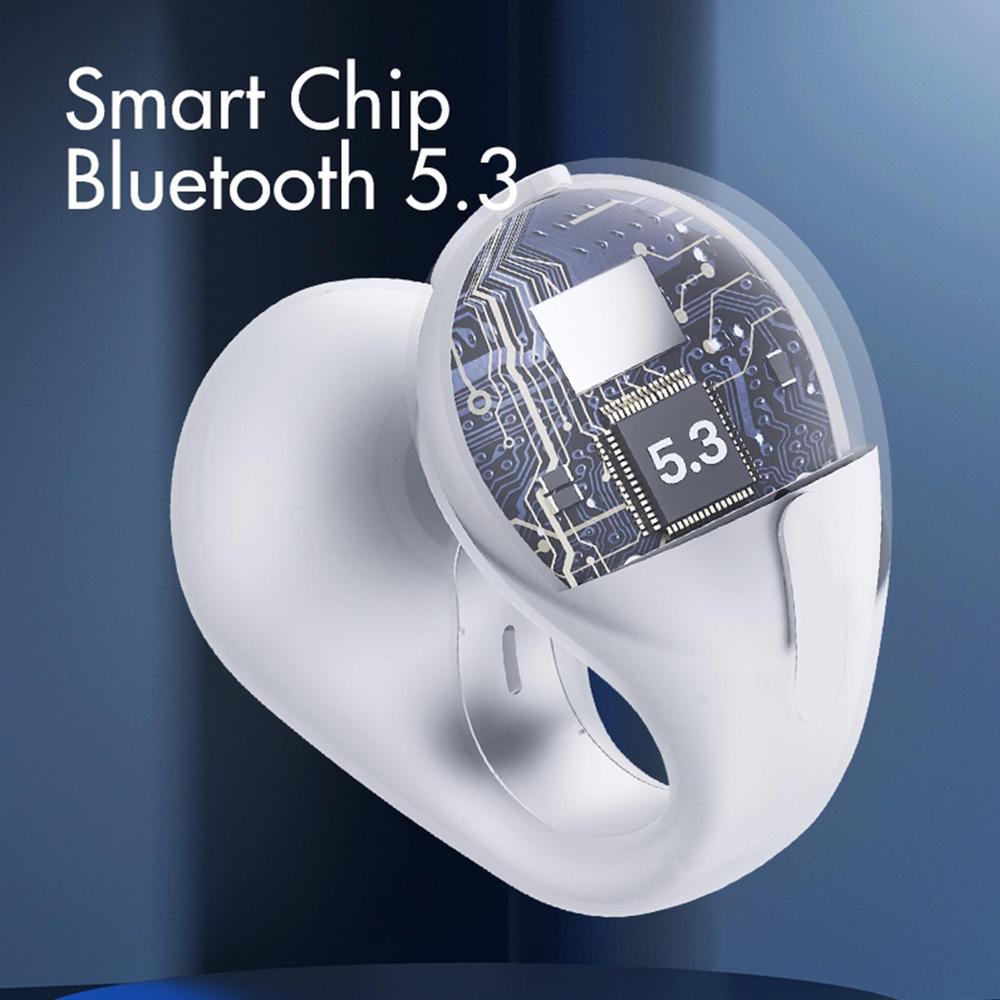 Nærbillede af en kvinde med trådløse sorte knogleledningshøretelefoner, elegant design og krystalklar HD-lyd.