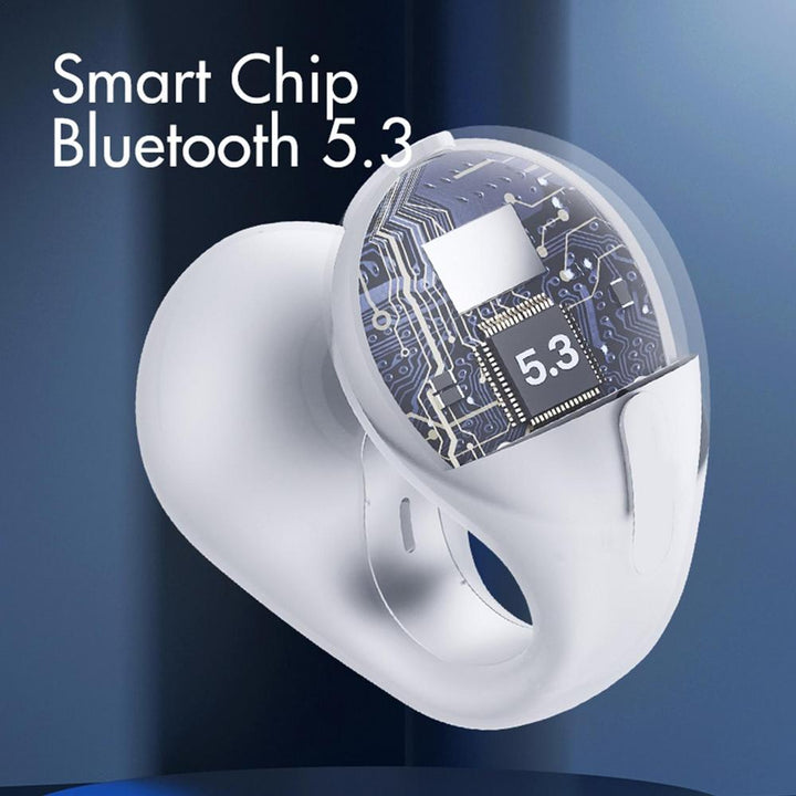 Nærbillede af en kvinde med trådløse sorte knogleledningshøretelefoner, elegant design og krystalklar HD-lyd.