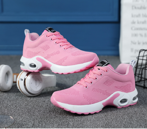 Ortopædiske løbesko til kvinder i lyseblå-lilla, perfekt til ethvert outfit og lejlighed.