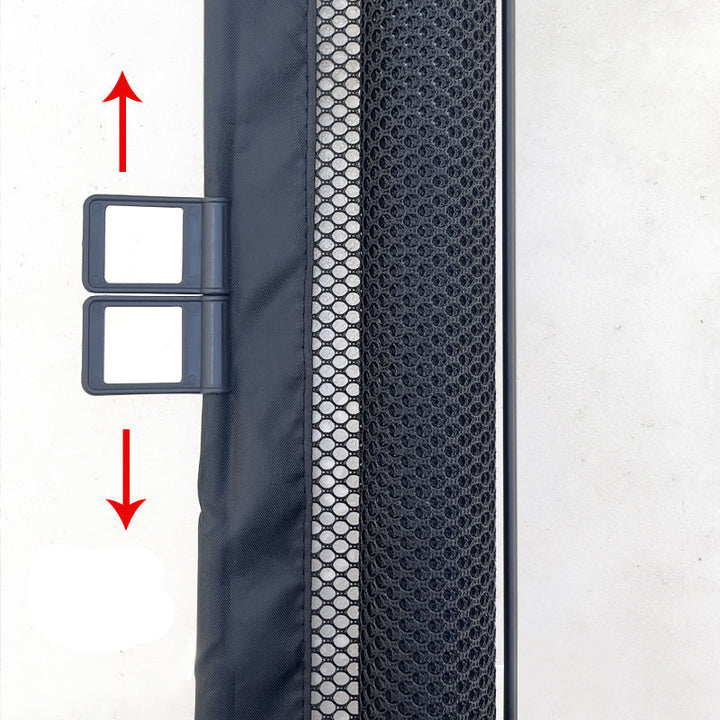 Praktisk sikkerhedsnet til kæledyr som en stabil dørbarriere, der beskytter kæledyr og forhindrer dem i at undslippe gennem døre.