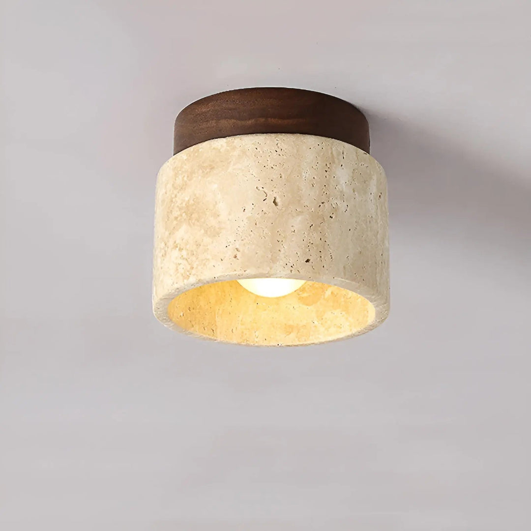 Rustik travertin-loftslampe af træ, minimalistisk Wabi-Sabi design, naturlig og elegant belysning.