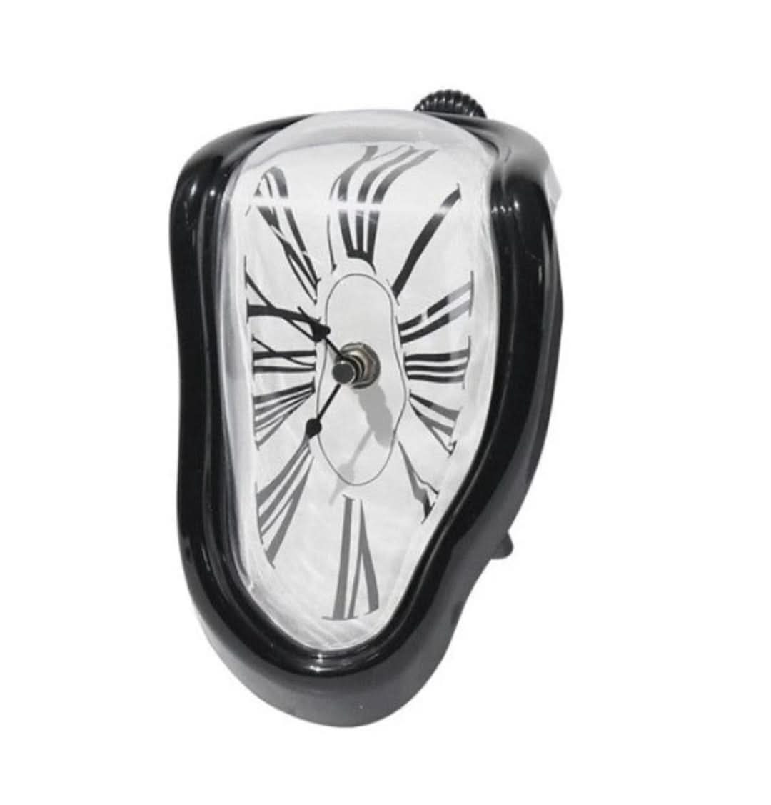 Salvador Dali smeltende ur med surrealistisk design, inspireret af Dalis maleri, velegnet til kunstelskere.