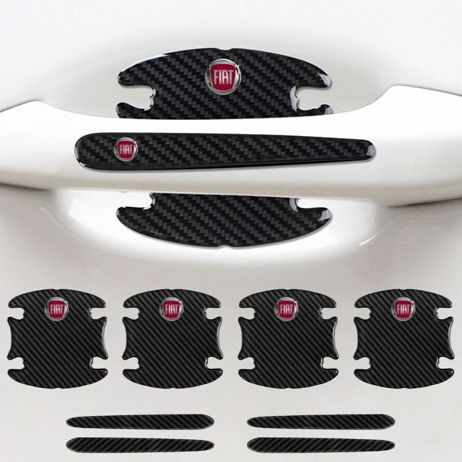 Selvklæbende bildørbeskyttersæt i carbon-look med universel pasform og ridsefast design for effektiv beskyttelse.