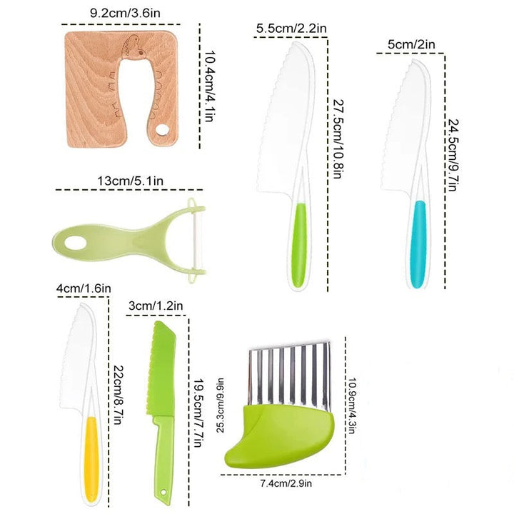 Sikkert køkkensæt til børn med farverige redskaber, perfekt til små hænder til legende madlavning og læring.