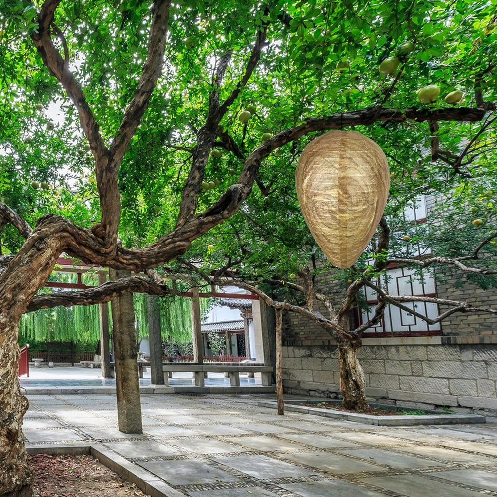 Stilfuld hvepseafvisende lampe, hængende, til et hvepsefrit miljø, med stemningsfuld havebelysning.