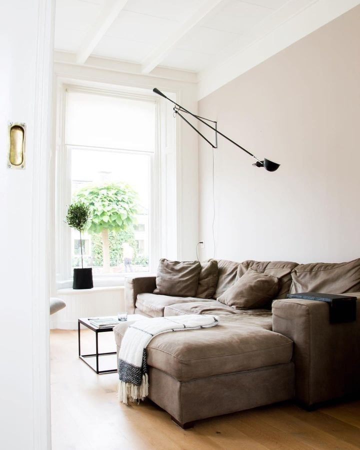 "Verstellbare Wandleuchte 265, industrielle Eleganz, Aluminiumschirm, Metallrahmen, flexible Beleuchtung für Zuhause."